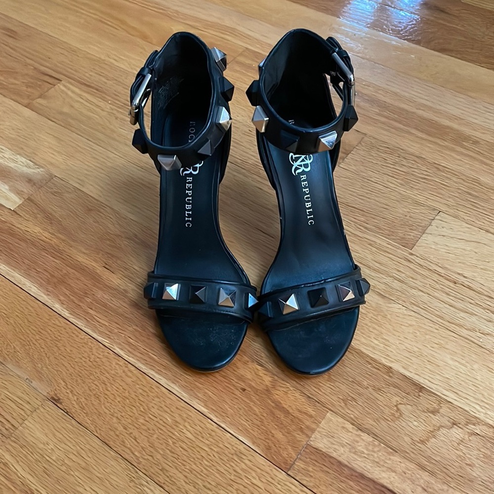 Rock and Republic Studded Goth Metal High Heels 7.5